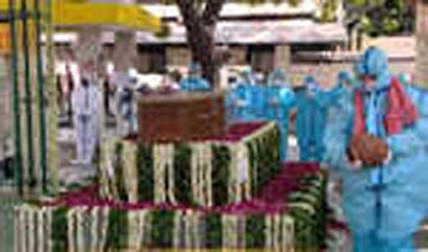 पूर्व राष्ट्रपति प्रणव मुखर्जी का पूर्ण सैन्य सम्मान के साथ अंतिम संस्कार संपन्न